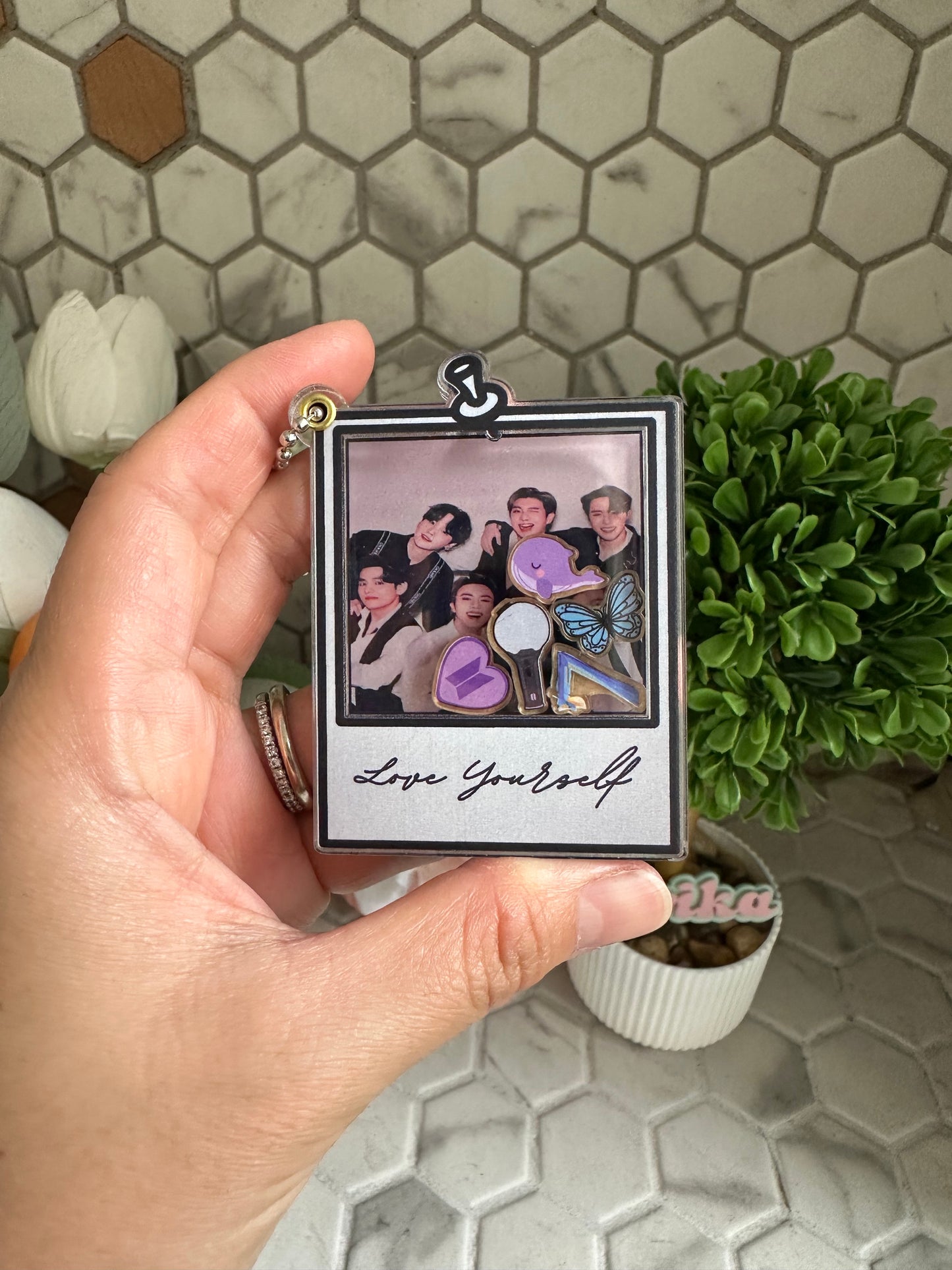 Dry Shaker: BTS Polaroid (OT7 or Lachimolala)