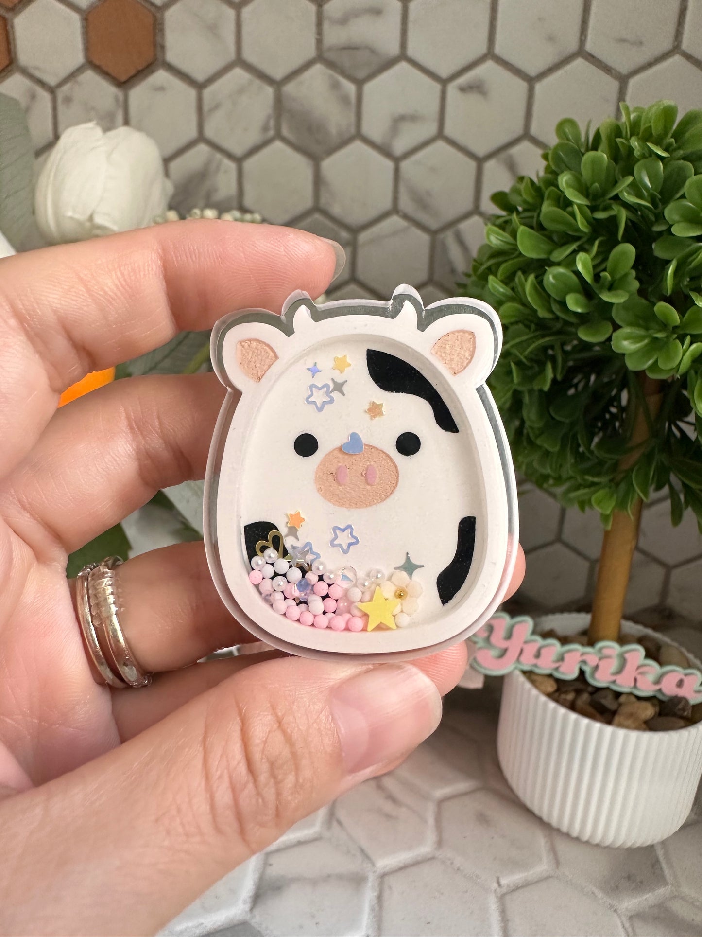 Liquid Shaker: Cow  (White & Black)